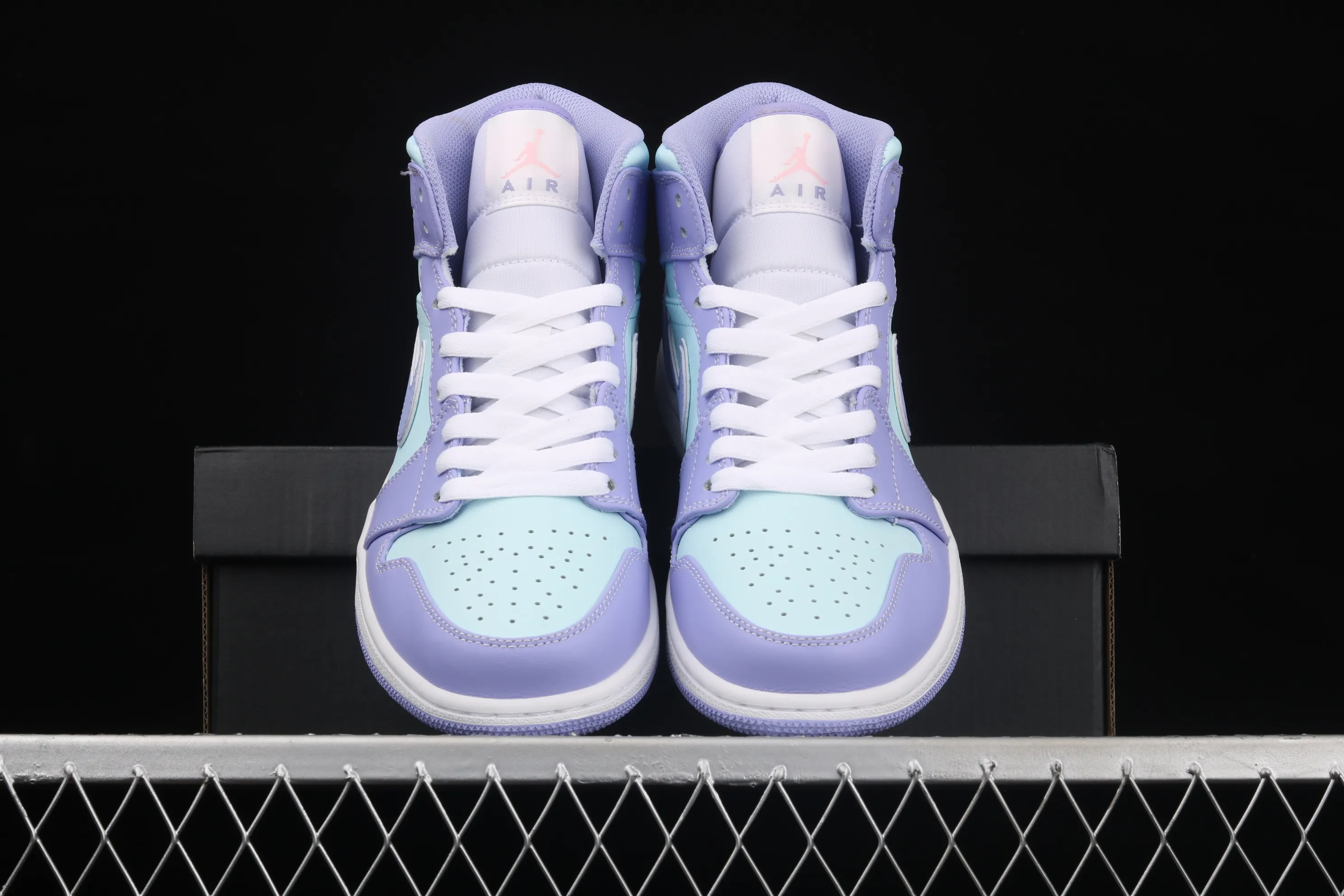 All categories Air Jordan Jordan series basketball shoes Air Jordan 1 Mid G version pure original Air Jordan 1 Mid SE AJ1 Joe 1 Violet 554724-500